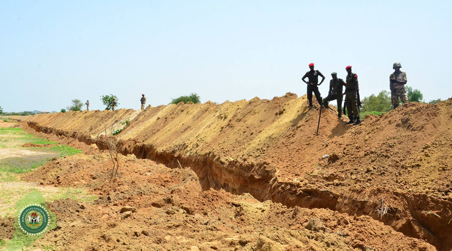 Nigeria university builds trench to stop Boko Haram attacks after suicide bombings (PHOTOS)