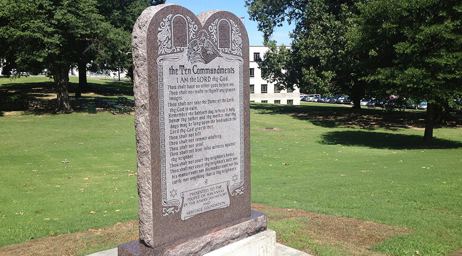 Man arrested for ramming his car into Ten Commandments monument in Arkansas (VIDEO)