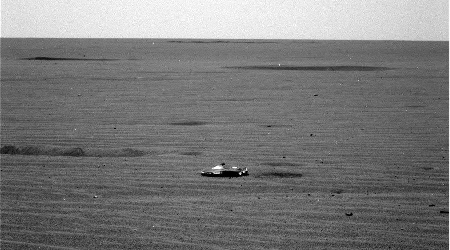 ‘Looks like the Batmobile’: Has a Redditor discovered a UFO on Mars? (PHOTO, POLL)