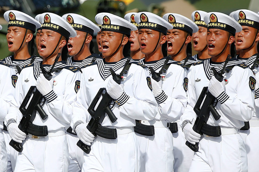 China's Xi greets troops in Hong Kong during military parade — RT In vision