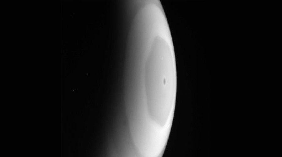 Out of this world: Cassini snaps rare photos of Saturn’s ‘hexagon’ storm (PHOTOS)