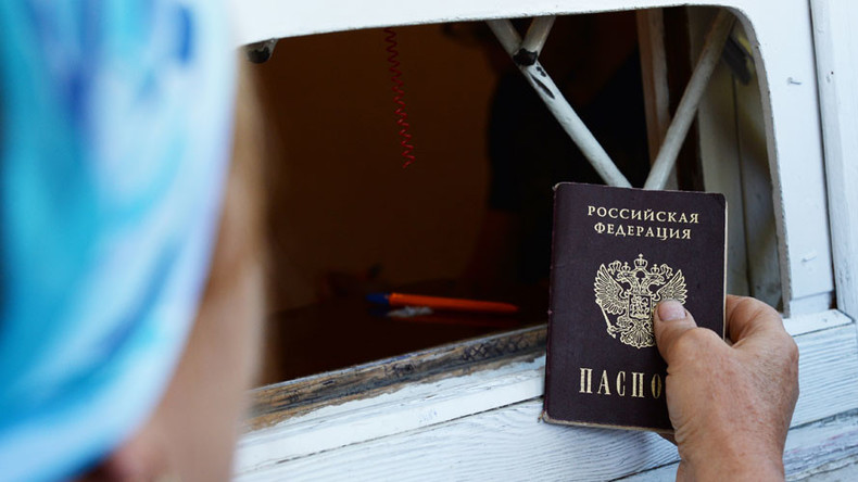 ‘Denaturalization oath’ proposed for wannabe Russian citizens from Ukraine