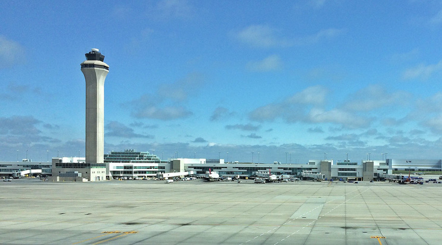 Plane lands with engine on fire in Denver airport (PHOTOS, VIDEO)