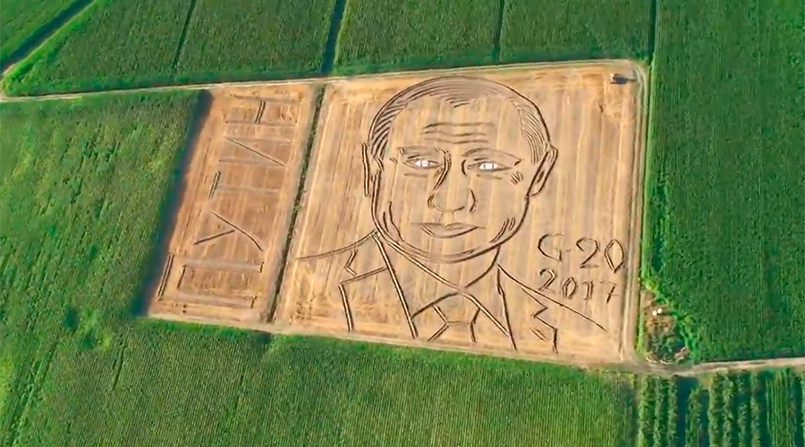 135 meter Vladimir Putin portrait ploughed into Italian cornfield (VIDEO)