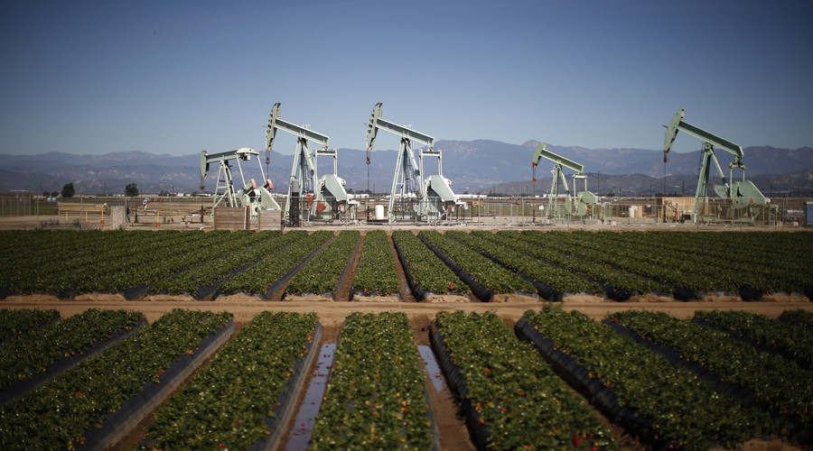 Oil prices plunge nearly 3% as glut persists