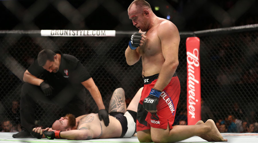 Oleynik does it again: Russian MMA veteran wins with unusual choke at UFC 213 (VIDEO)