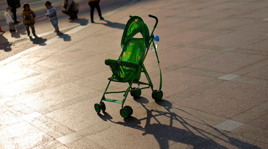 Mass brawl over baby strollers injures 3 police officers