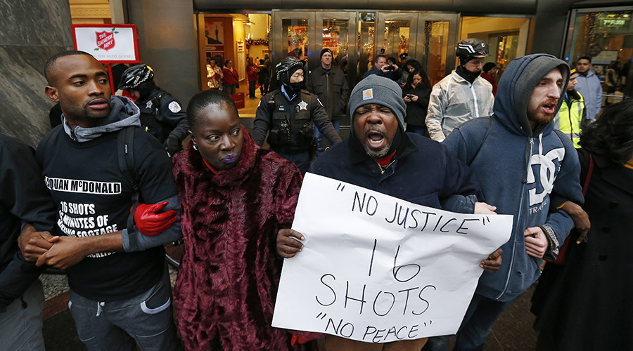 Laquan McDonald shooting trial: Judge drops out, 3 officers plead not guilty