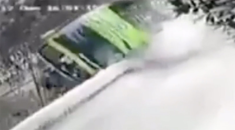 Open top tour bus flips down Peruvian hillside, 9 dead (GRAPHIC VIDEO)