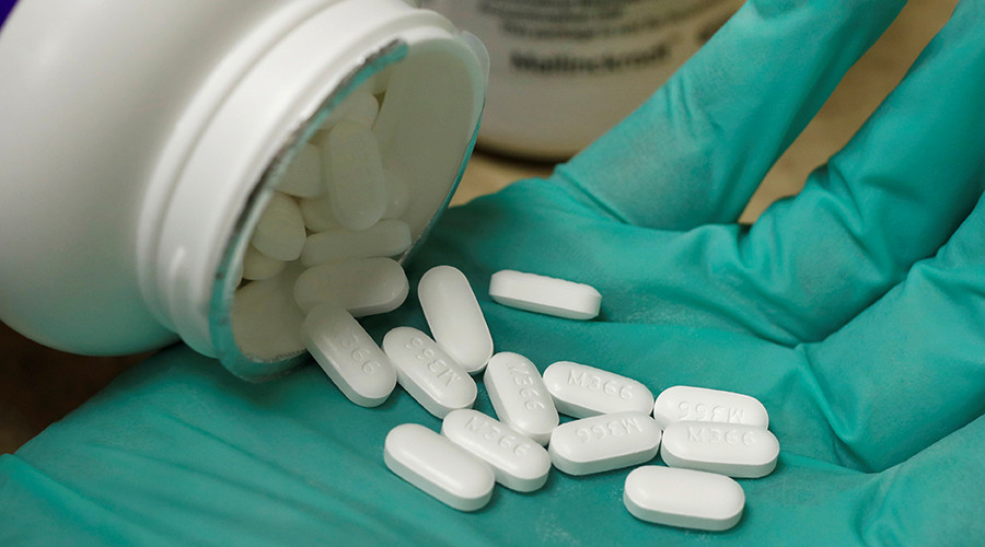 FDA to impose tougher doctor-training rules on opioid makers