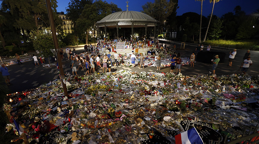 Paris prosecutor wants magazine with Nice attack photos pulled from stands