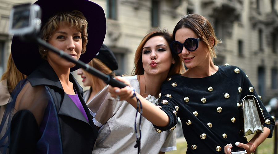 Milan bans cans, selfie-sticks & food trucks in clampdown on rowdy behavior