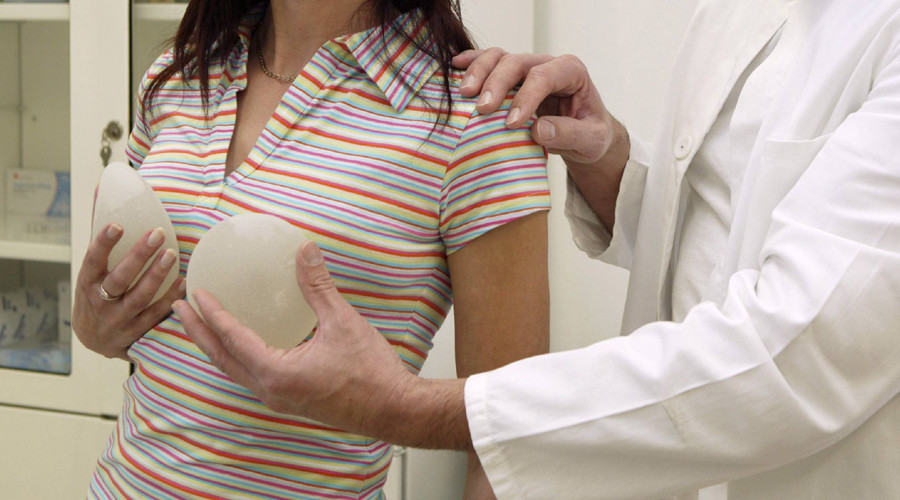 Breast implants can slow bullets, study proves (VIDEO)