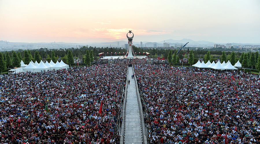 Camera drone falls on crowd during Erdogan speech, several injured (PHOTO,VIDEO)