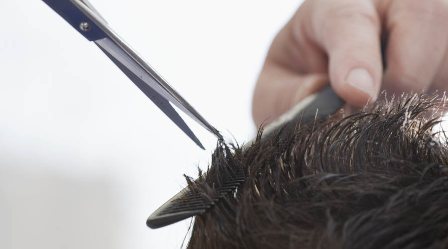 ‘No female clients due to Syrian worker’: Hair salon causes online stir with misleading notice