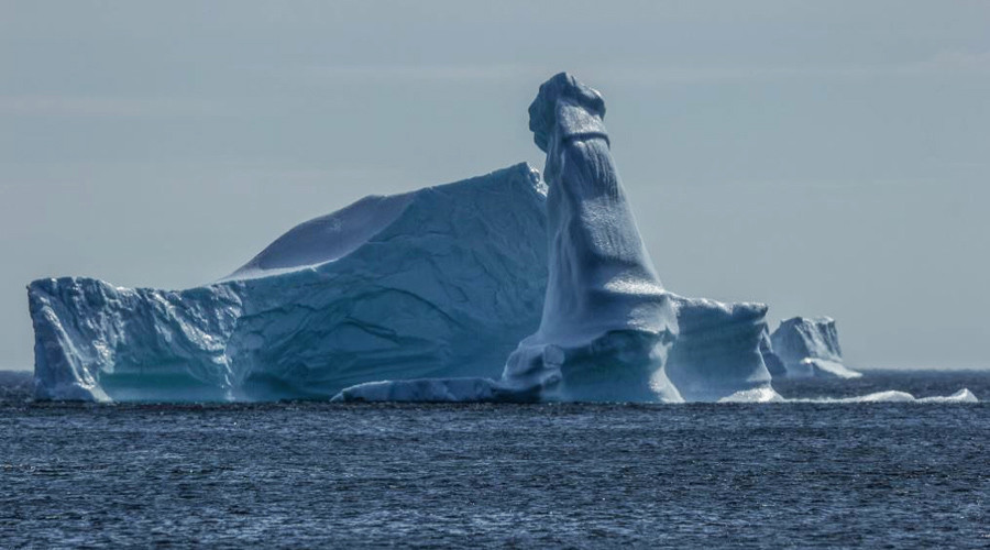 ‘Penisberg’: Phallic tower of ice pictured off Newfoundland (PHOTO)