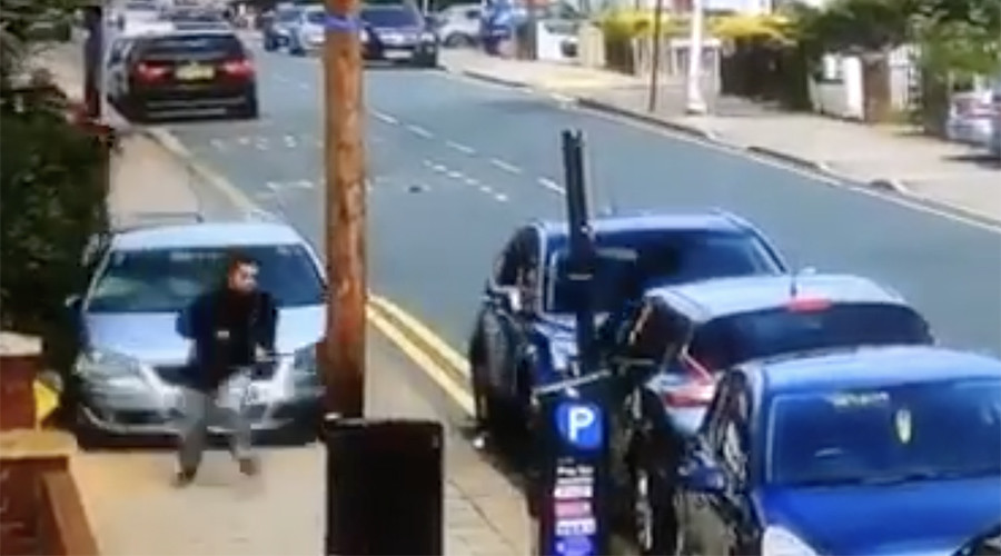 Car plows into gang fight on London street (VIDEO)