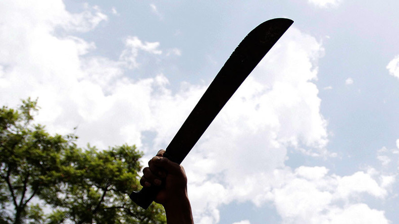 Man attacked with machete in Manhattan brawl (VIDEO)