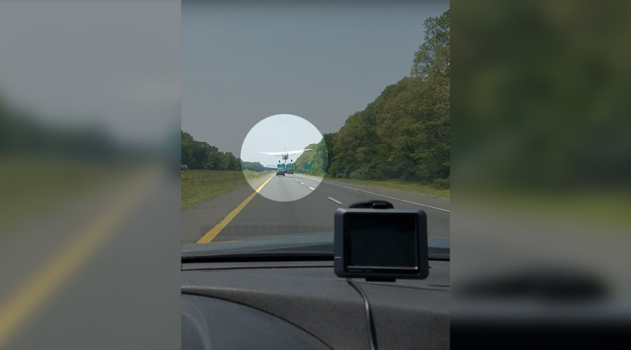 Pilot dodges highway traffic, road sign & overpass in incredible emergency landing (VIDEOS)