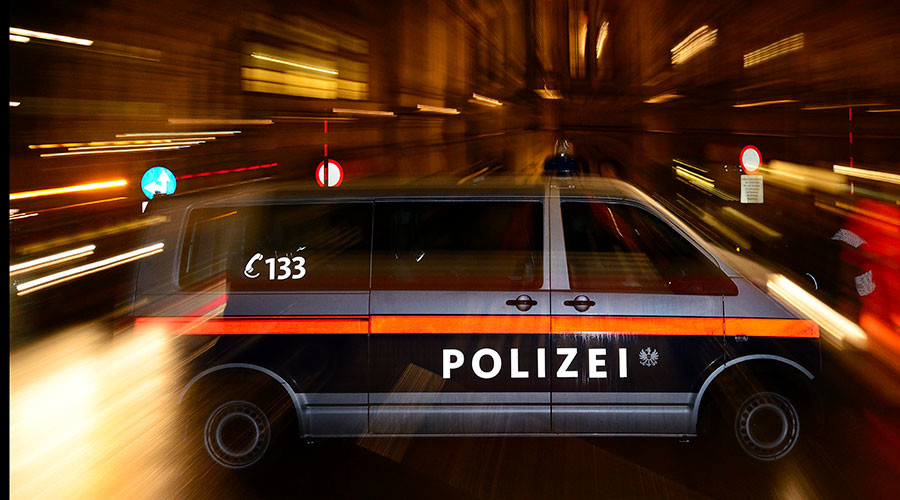 Vienna police hunt for 2 metro riders discussing bomb in Arabic