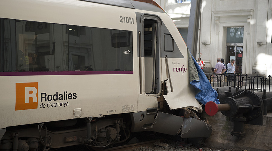 48 injured in train crash at Barcelona station (PHOTOS, VIDEO)