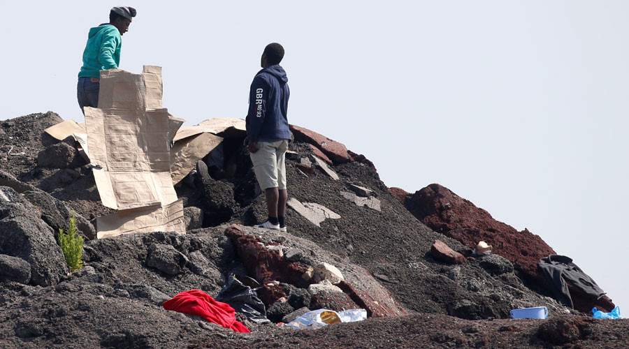 France must provide Calais migrants with water, toilets & showers – top court