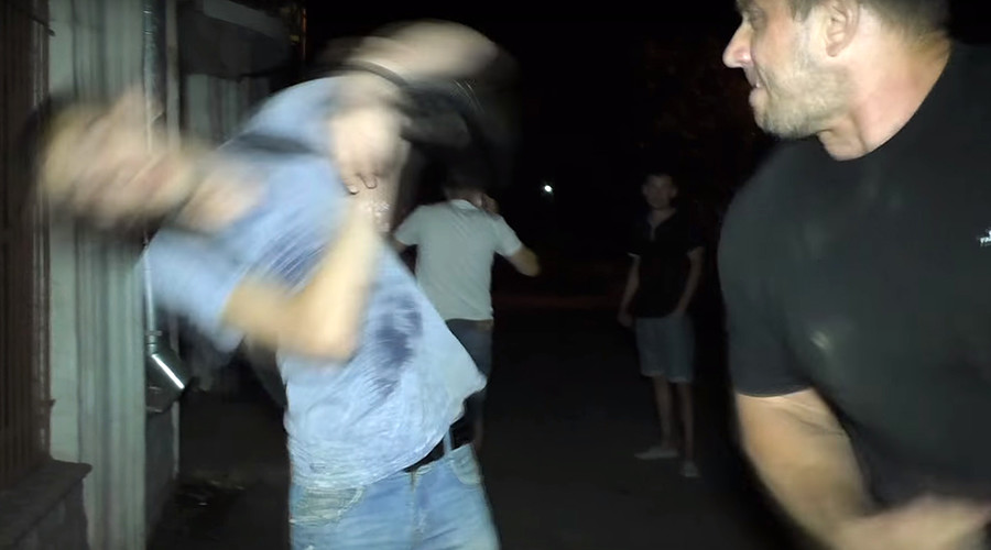 Ukrainian powerlifter beats up group of men on camera