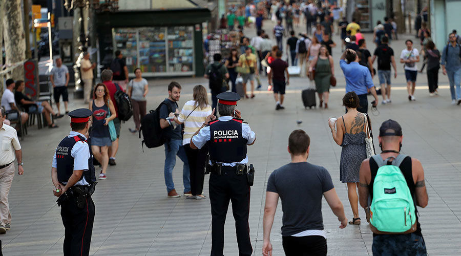 Anti-fascist & far-right groups plan simultaneous Barcelona protests