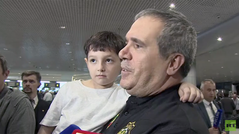 2 Russian orphans whose parents were killed in Iraq arrive in Moscow (VIDEO)