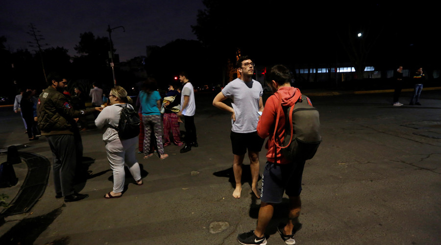 Bizarre lights spotted in skies above Mexico City during quake (VIDEOS)