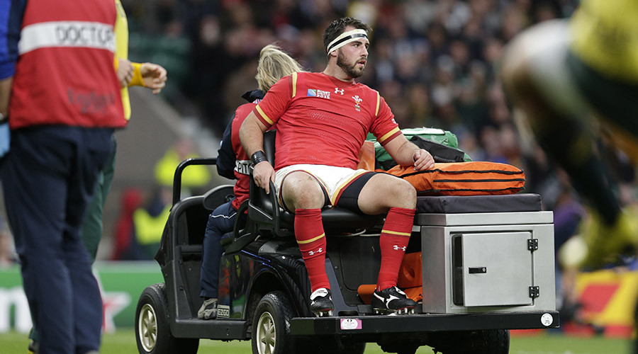 Scott Baldwin apologises after being bitten by a lion