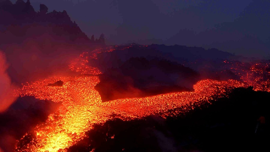 Sliding Mount Etna poised to trigger catastrophic Mediterranean tsunami, experts warn