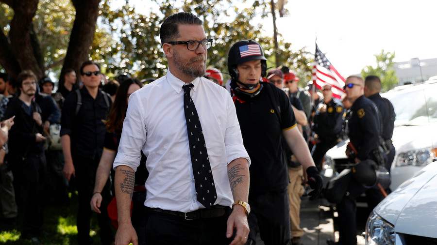 FBI labels Proud Boys an âextremist groupâ