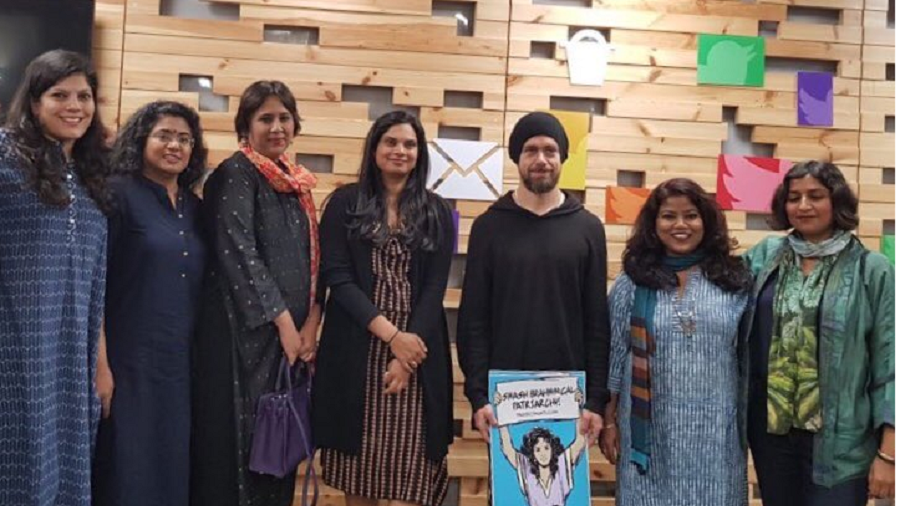 Twitter CEO Dorsey unleashes âhate speechâ storm with sign denouncing Indiaâs caste system