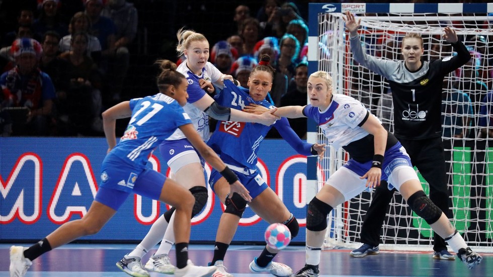 Russian women's handball team slip to defeat against France in Euro fi...
