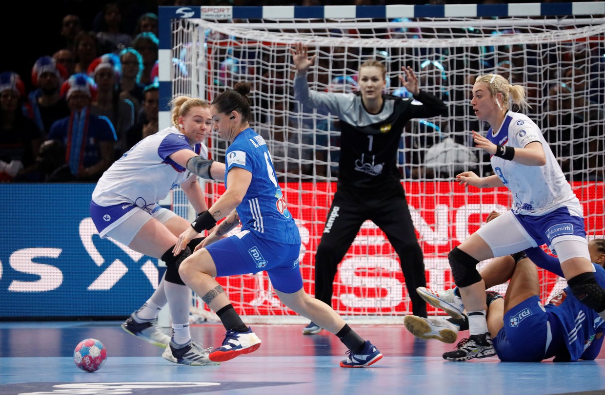 Гандбол тв прямая трансляция. Montpellier Handball гандбол Франция. Гандбол Санкт-Петербург.