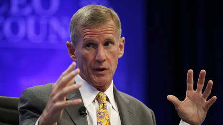 Retired General Stanley McChrystal © Reuters / Kevin Lamarque
