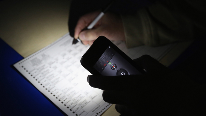 Obama administration must explain cell phone unlocking ban