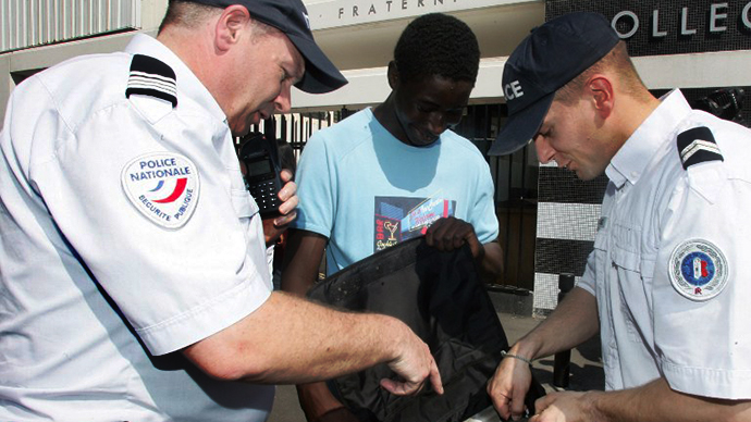 Don’t talk ‘tu’ suspects like that: French police ordered to be polite