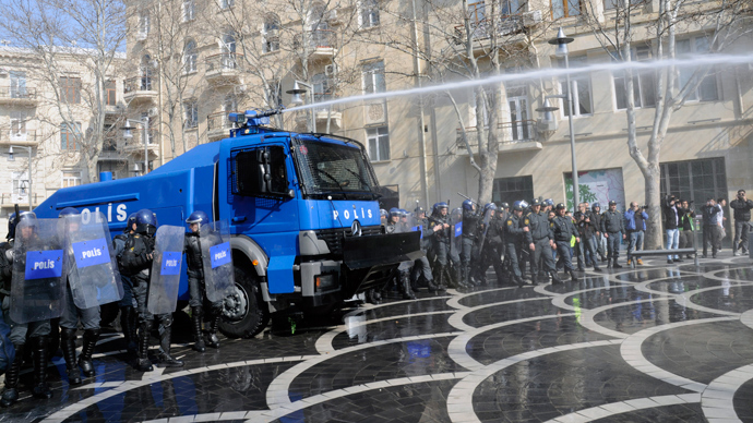Azeri police fire rubber bullets at rally against violence in military (PHOTOS)