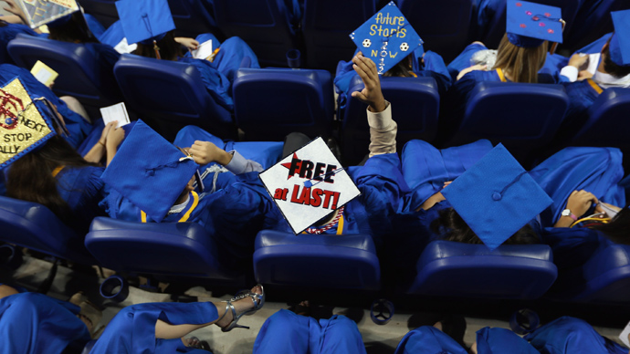 Hundreds of thousands of college graduates work minimum wage jobs