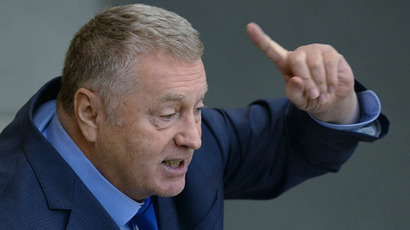 ‘Like captured Germans in 1944’: Moscow cops convoy column of illegal immigrants