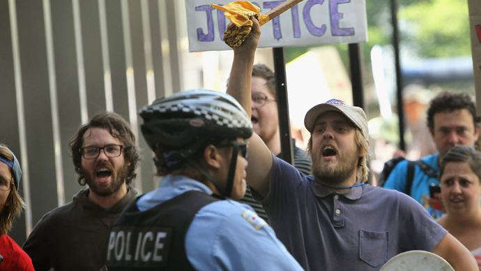 Chicago low-wage workers go on strike