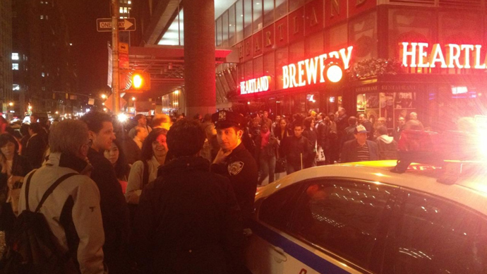 Main Manhattan bus terminal all clear after 'suspicious package' evacuation