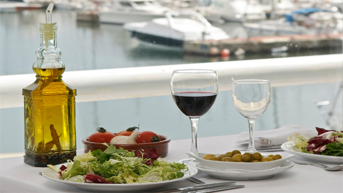 Austerity on the side: EU hits restaurateurs with olive oil law