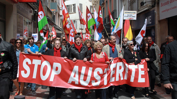 The co-president of the Left Party Jean Luc Melenchon (C) marches on June 2, 2013 against austerity in the southwestern city of Perpignan, France (AFP Photo)