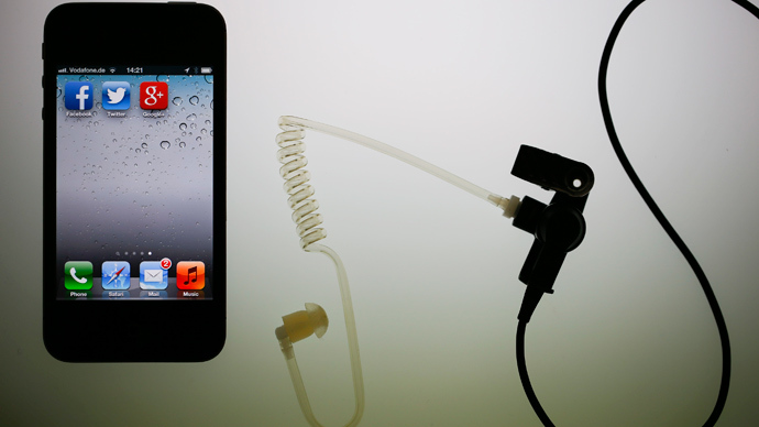 Hack this: Researchers turn Verizon device into ‘mobile spy station’