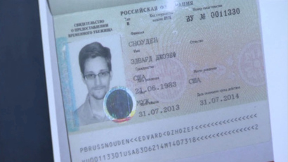 McCain demands review of US-Russian relations after Snowden receives asylum