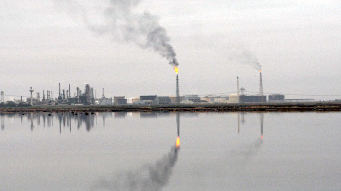 Southern Iraqi Shuaiba oil refinery near the port of Basra, 550 km south of the capital Baghdad (AFP Photo)