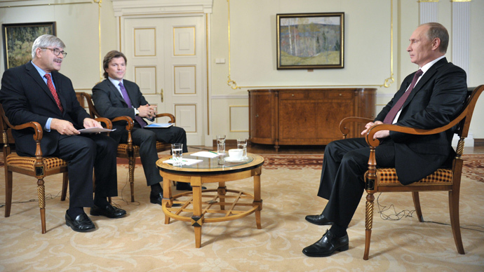 ‘Russia’s only choice is to permit Snowden to live here’ - Putin
